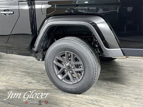 New 2026 Jeep Gladiator Sport image 12