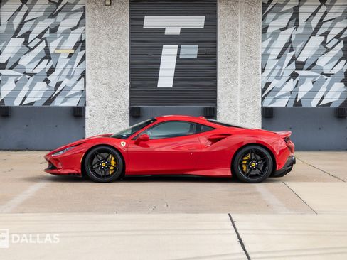 Used 2020 Ferrari F8 Tributo RWD image 2
