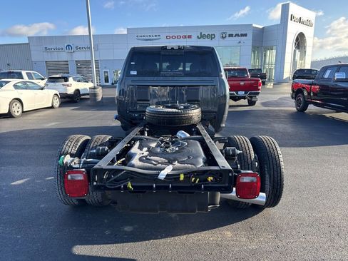 New 2026 RAM 3500 Big Horn AWD/4WD image 4