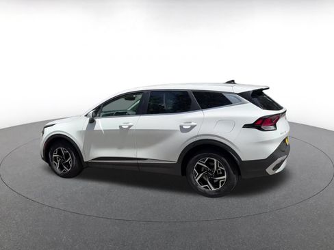 Used 2025 Kia Sportage LX FWD image 10