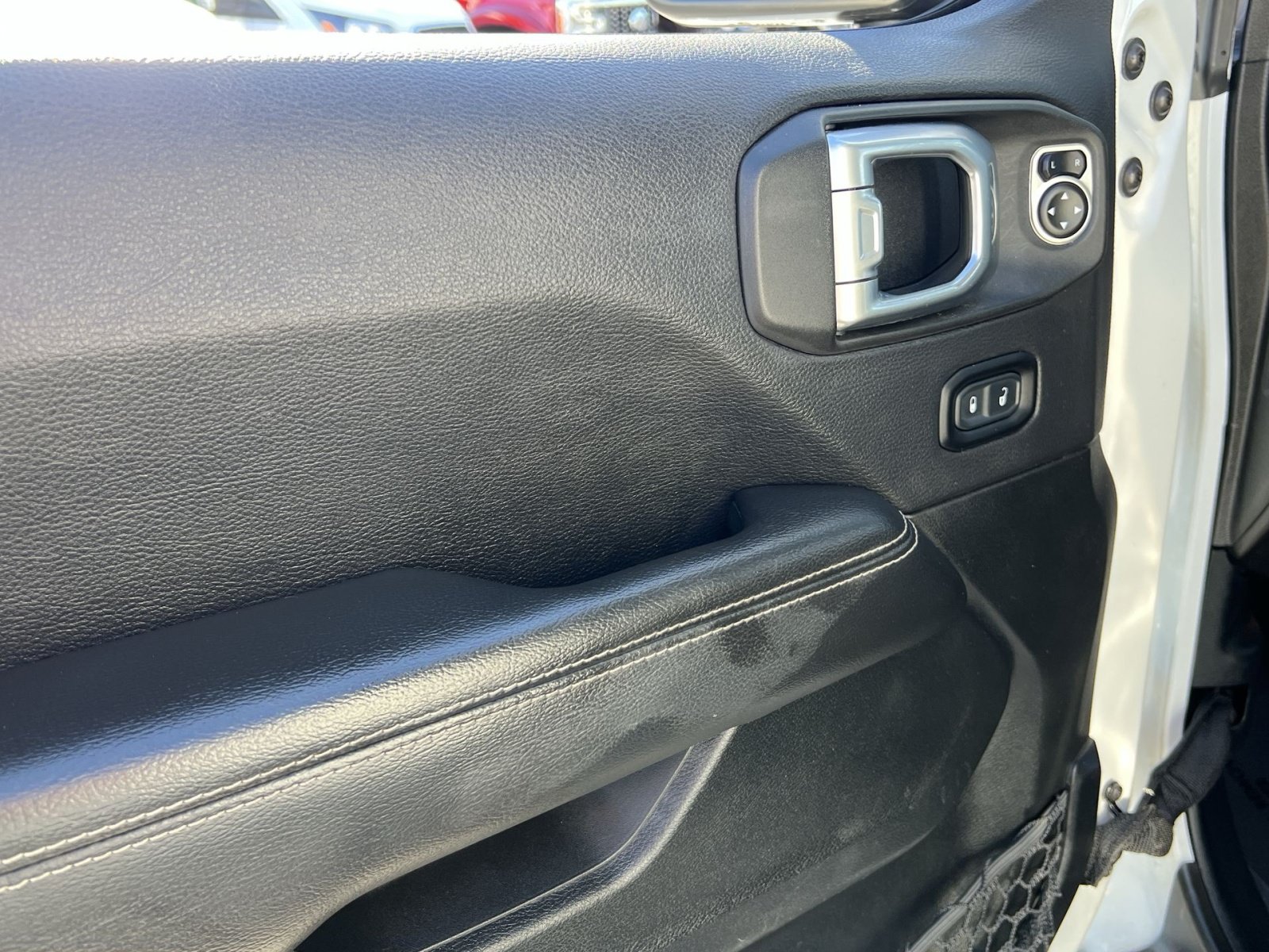 Used 2020 Jeep Wrangler Unlimited Sahara AWD/4WD image 15