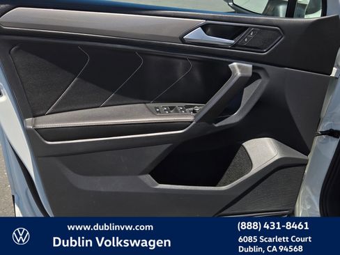Certified 2023 Volkswagen Tiguan SE w/ Panoramic Sunroof Package FWD image 10