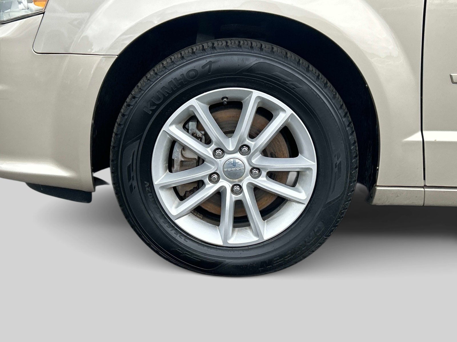 Used 2014 Dodge Grand Caravan SXT FWD image 9
