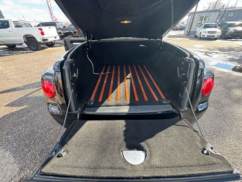 Used 2004 Chevrolet SSR w/ Preferred Equipment Group image 27