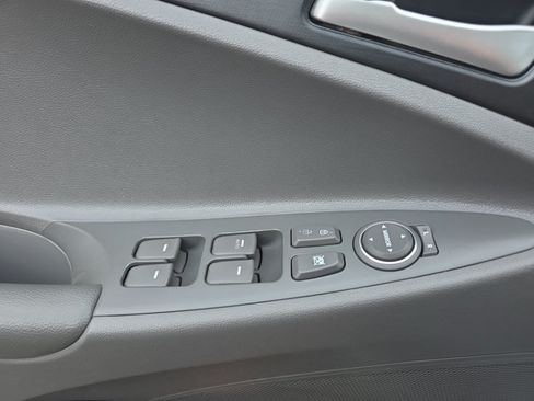 Used 2011 Hyundai Sonata GLS FWD image 24