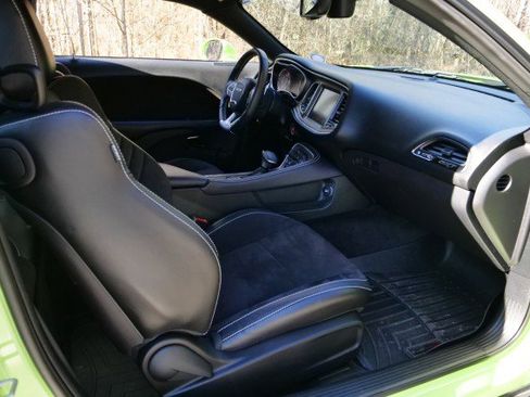 Used 2015 Dodge Challenger SRT Hellcat image 37