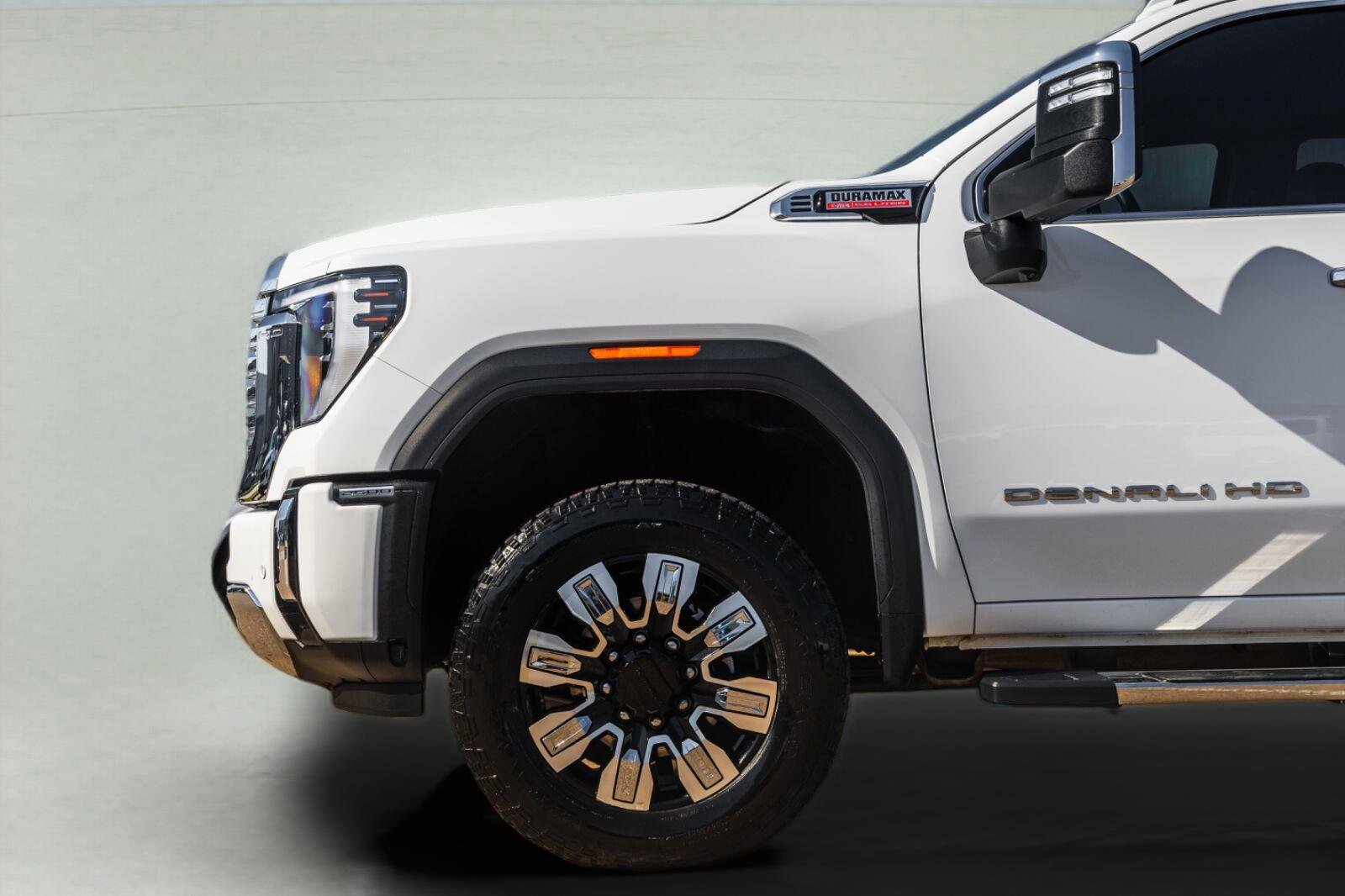 Used 2024 GMC Sierra 2500 Denali w/ Denali Reserve Package AWD/4WD image 7