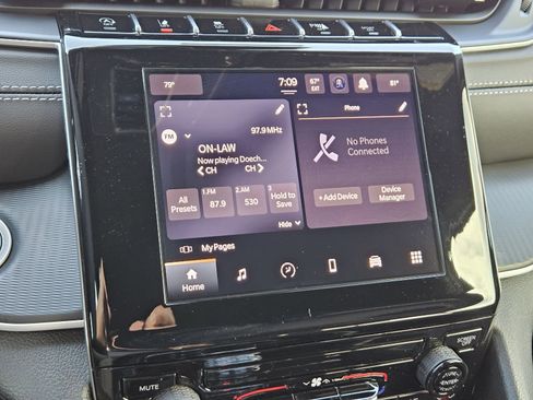 New 2025 Jeep Grand Cherokee Laredo image 18