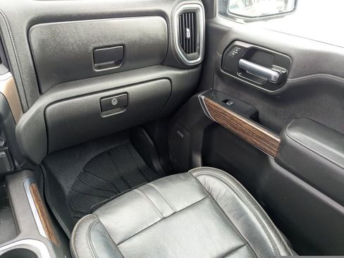 Used 2020 Chevrolet Silverado 1500 High Country w/ Technology Package image 16