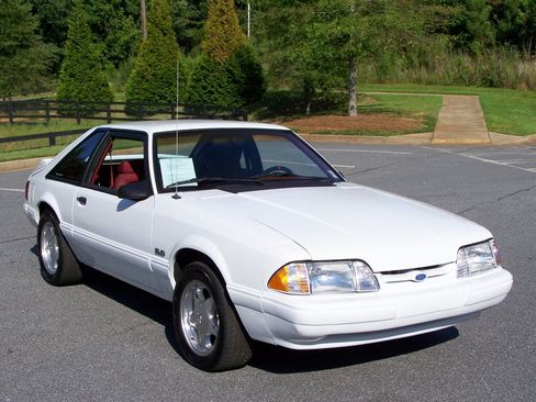 Used 1992 Ford Mustang LX RWD image 1