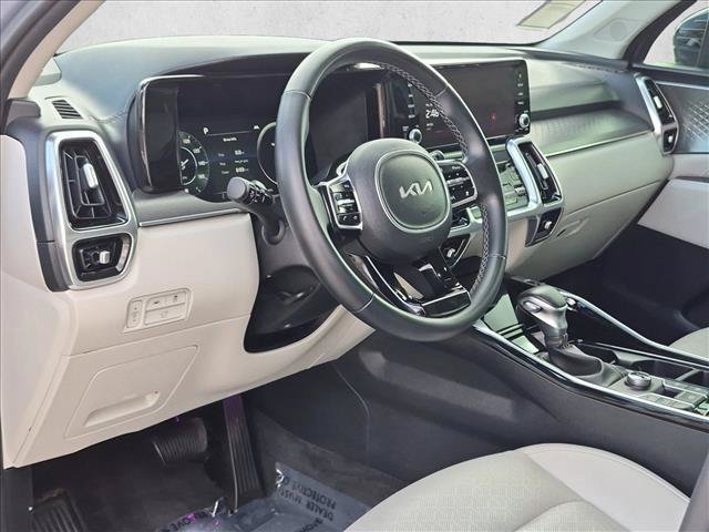Used 2023 Kia Sorento SX AWD/4WD image 10