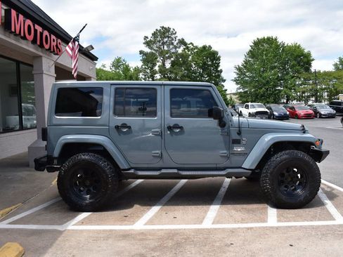 Used 2015 Jeep Wrangler Unlimited Sahara w/ Connectivity Group AWD/4WD image 4