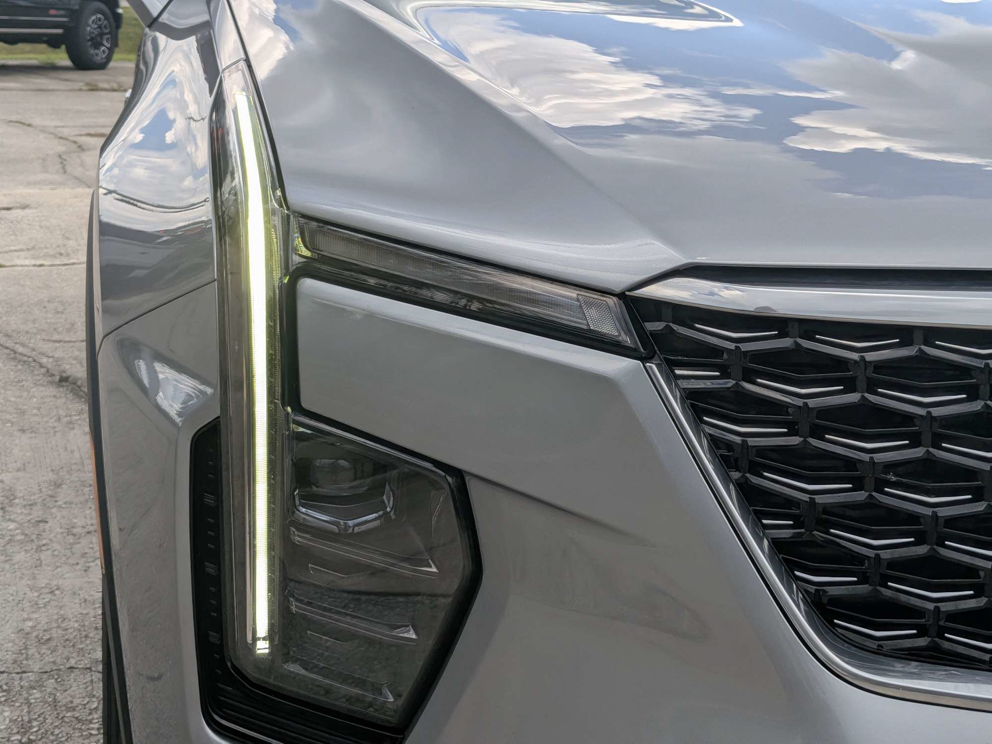 Used 2025 Cadillac XT4 Premium Luxury FWD image 10