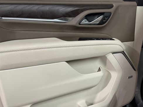 Used 2023 GMC Yukon Denali RWD image 11