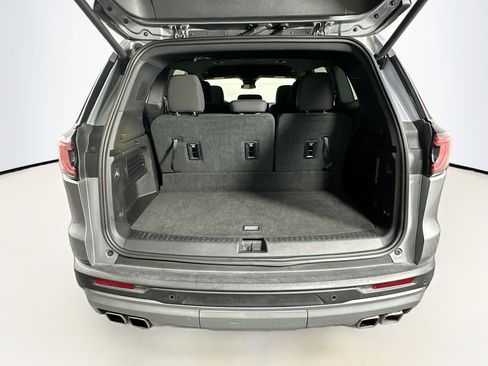 Used 2025 GMC Acadia Elevation image 31