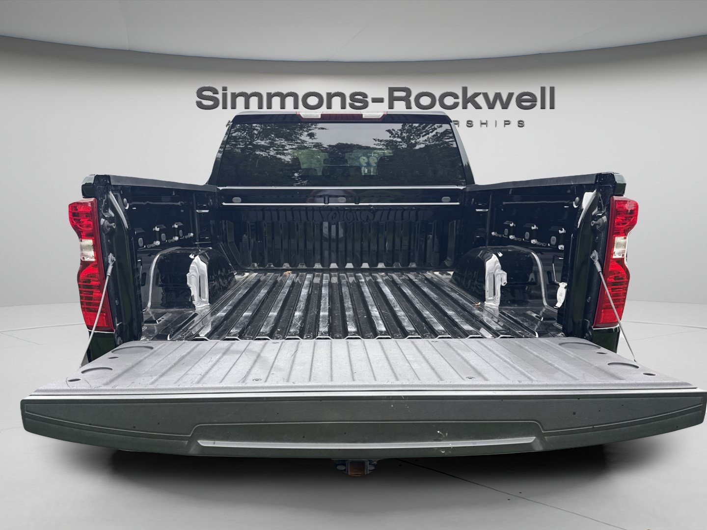 Used 2023 Chevrolet Silverado 1500 Custom AWD/4WD image 8