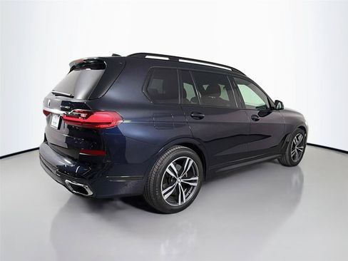 Used 2021 BMW X7 xDrive40i w/ M Sport Package AWD/4WD image 5