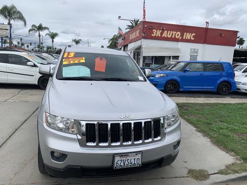 Used 2013 Jeep Grand Cherokee Laredo image 1