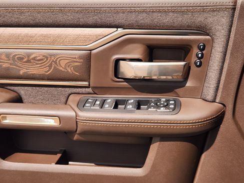New 2026 RAM 2500 Limited AWD/4WD image 19