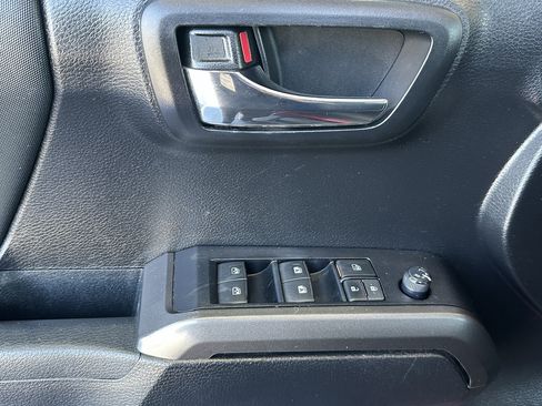 Certified 2022 Toyota Tacoma TRD Off-Road w/ TRD Premium Off Road Package AWD/4WD image 10