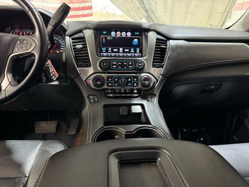 Used 2019 Chevrolet Suburban LT image 18