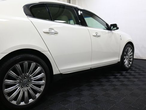 Used 2013 Lincoln MKS AWD image 17