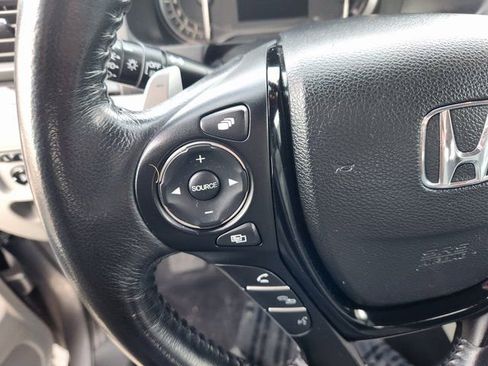 Used 2016 Honda Pilot Touring image 19