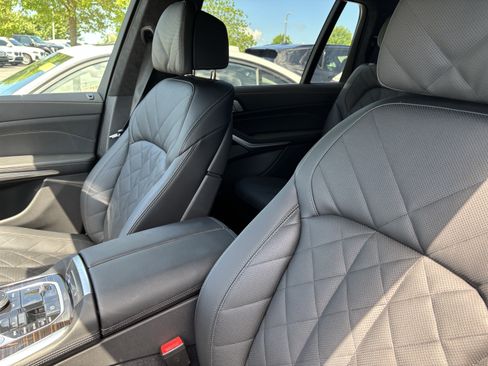 Used 2026 BMW X7 xDrive40i AWD/4WD image 37