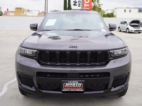 Used 2022 Jeep Grand Cherokee L Laredo image 3