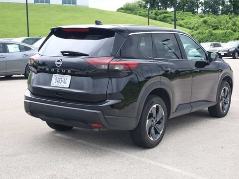 Certified 2025 Nissan Rogue SV FWD image 6