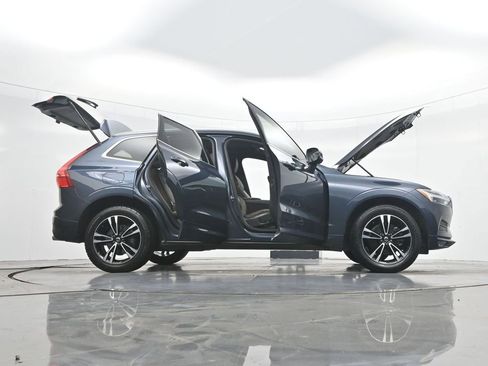 Used 2021 Volvo XC60 T5 Momentum w/ Protection Package Premier FWD image 45