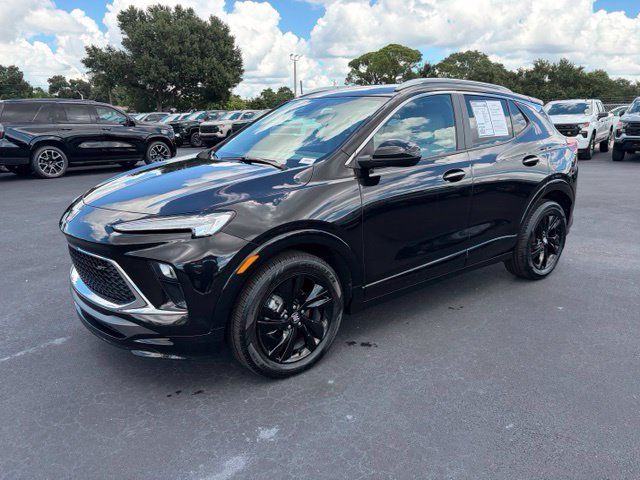Used 2024 Buick Encore GX Sport Touring FWD image 3