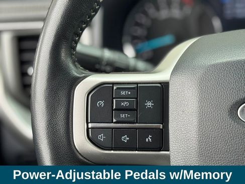 Used 2024 Ford Expedition XLT AWD/4WD image 10