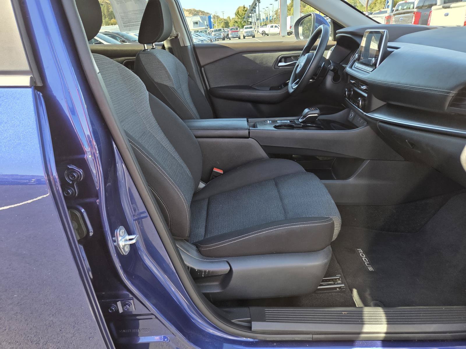 Used 2023 Nissan Rogue SV FWD image 20
