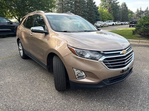 Used 2019 Chevrolet Equinox Premier FWD image 2