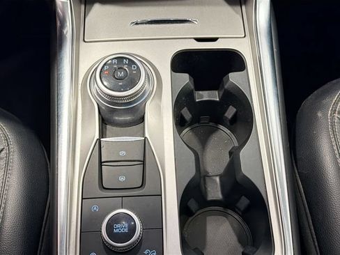 Used 2020 Ford Explorer XLT w/ Equipment Group 202A AWD/4WD image 15