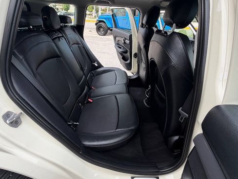 Used 2017 MINI Cooper Clubman S FWD image 12