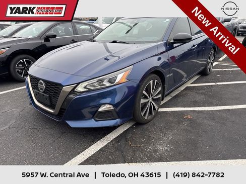 Used 2021 Nissan Altima 2.5 SR w/ SR Premium Package image 1