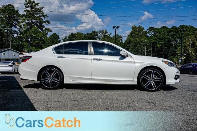 Used 2017 Honda Accord Sport image 10