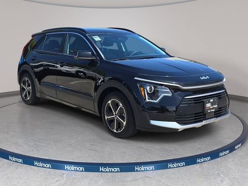 Used 2023 Kia Niro EX FWD image 4