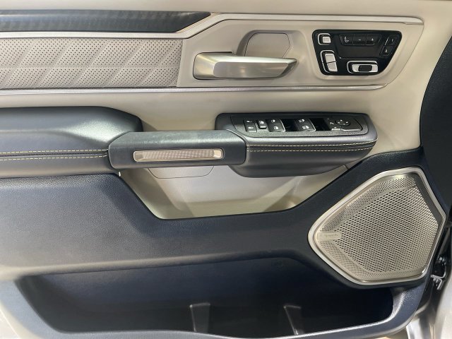 Used 2025 RAM 1500 Tungsten AWD/4WD image 14