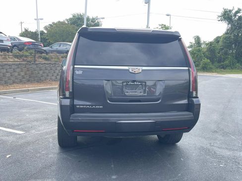 Used 2016 Cadillac Escalade Platinum AWD/4WD image 5