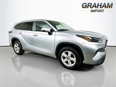Used 2023 Toyota Highlander LE