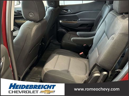 Used 2022 GMC Acadia SLE w/ Driver Convenience Package image 15