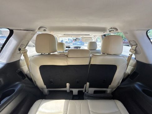 Used 2019 INFINITI QX60 Luxe w/ Essential Package AWD/4WD image 21