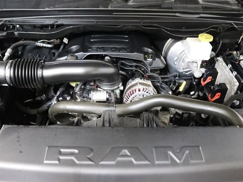 Used 2020 RAM 1500 Laramie AWD/4WD image 30