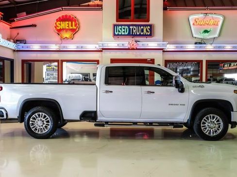 Used 2020 Chevrolet Silverado 3500 High Country image 11