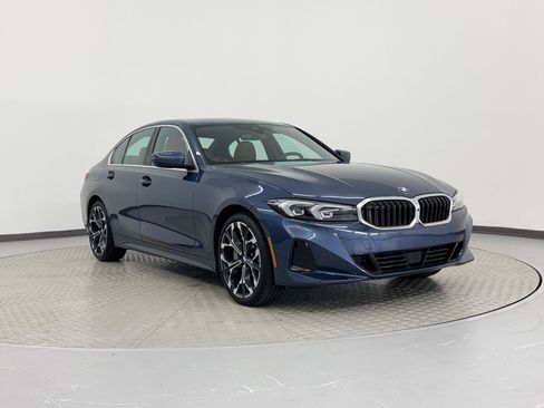 Certified 2025 BMW 330i Sedan RWD image 7