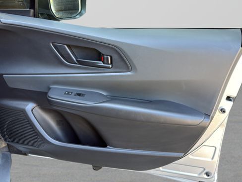 Used 2024 Toyota Prius LE FWD image 22