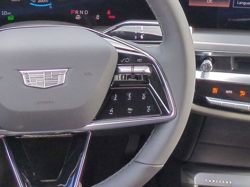 New 2025 Cadillac Lyriq Luxury image 16